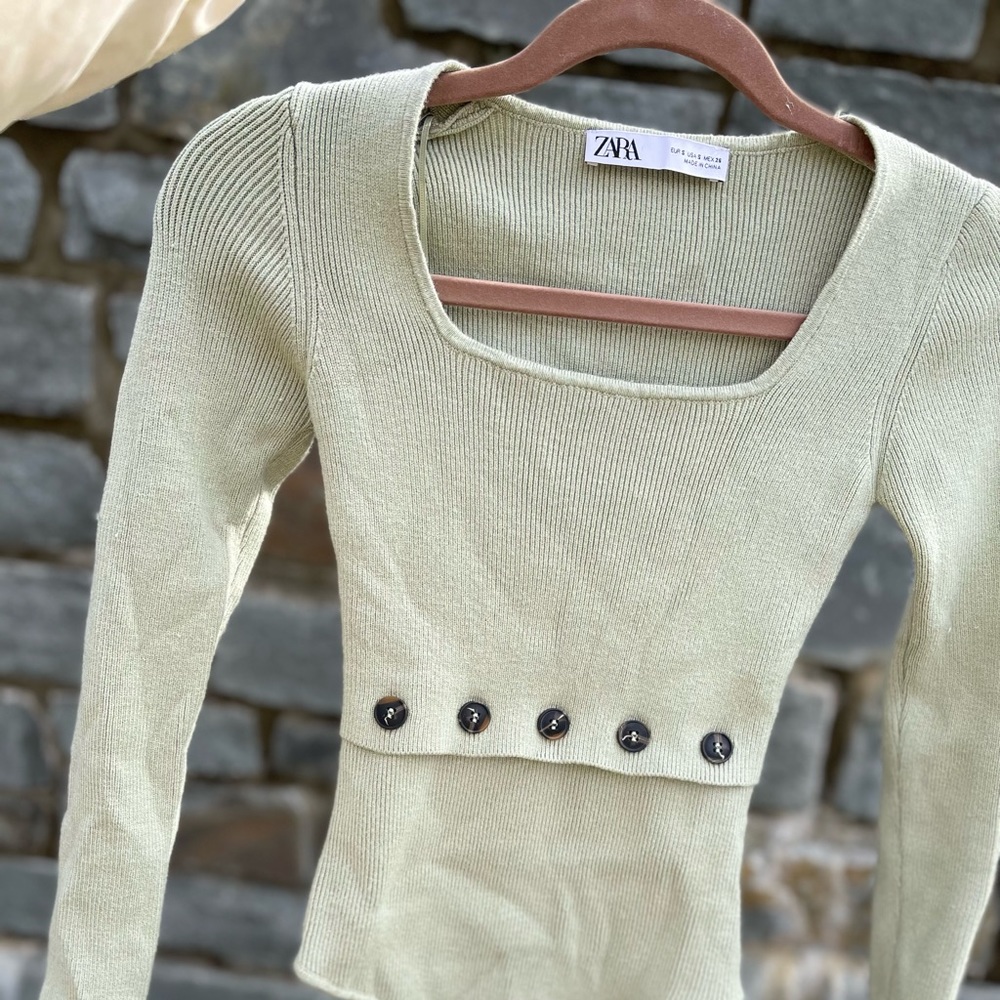 Women’s sweater 💙💛